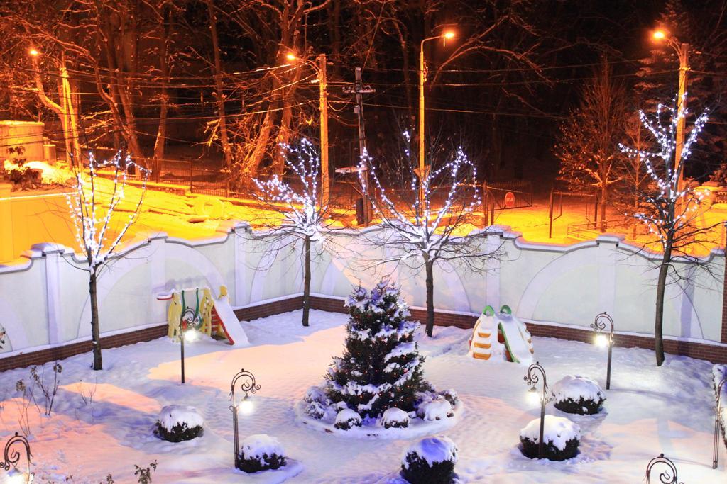 Budapest Hotel Chişinău Esterno foto